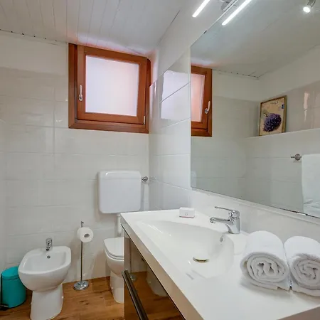 Appartement Vicky Loft Gardone-relax & Vittoriale - Happy *